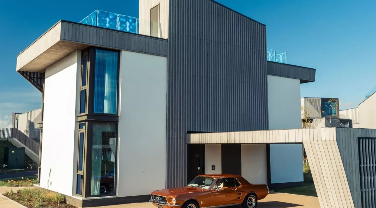 dual-aspect residence - silverstone hotel stay