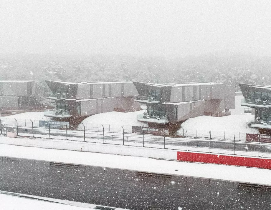 Snow falling on Escapade residences