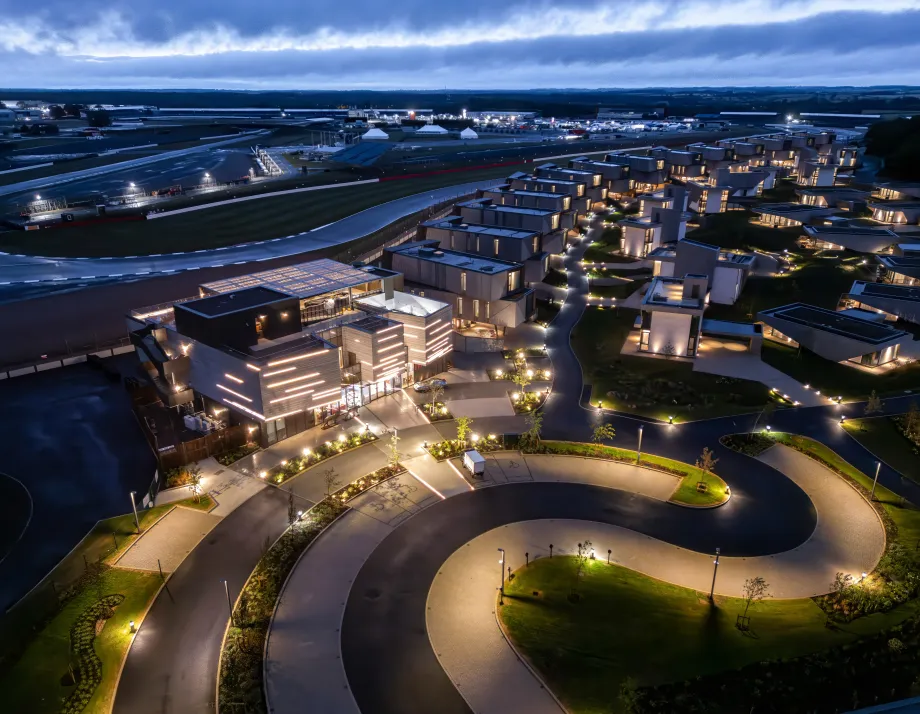 Escapade Silverstone Night